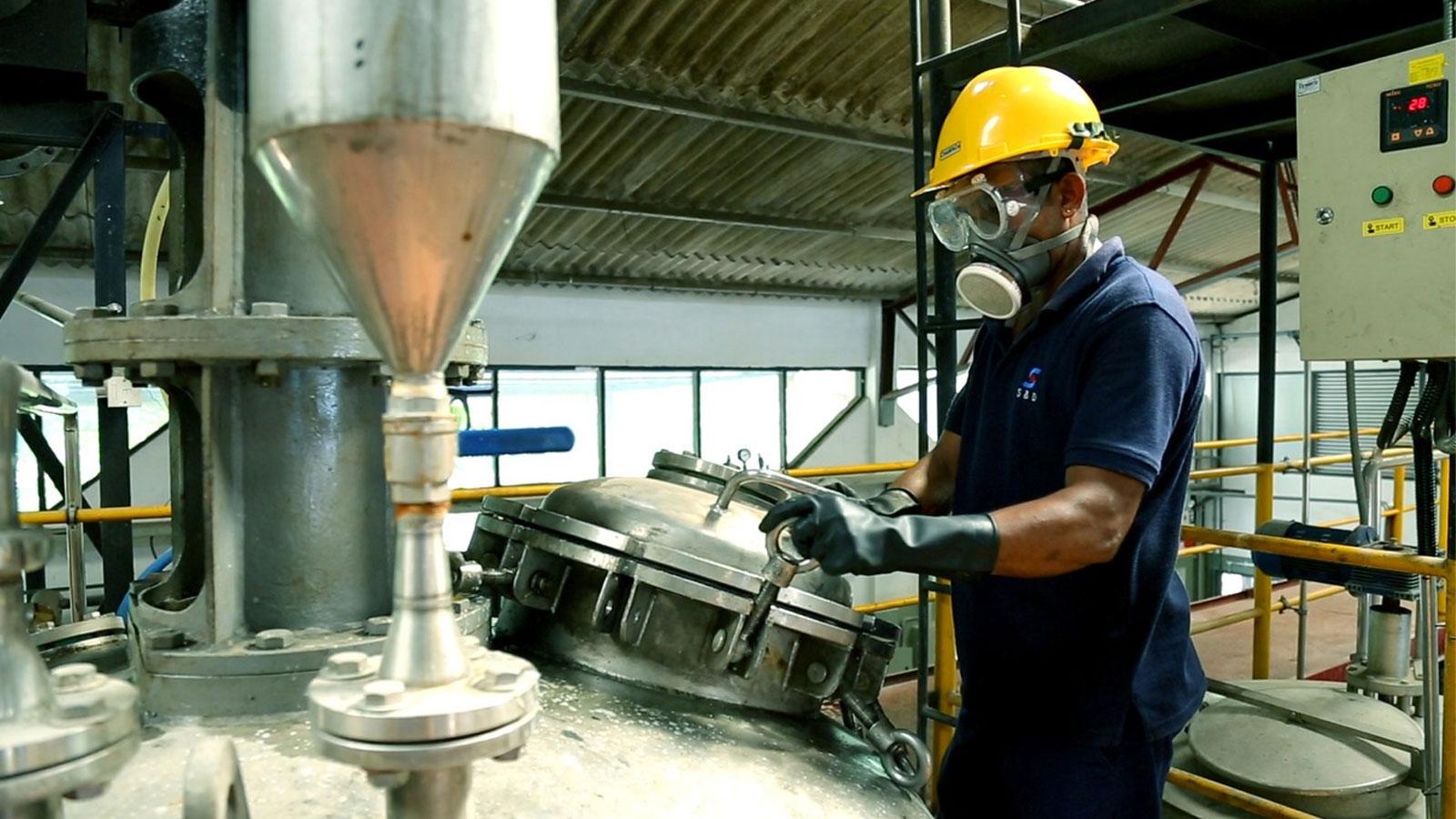 Investors Weigh Whether War-Driven Petrochemical Gains Can Extend Into 2027