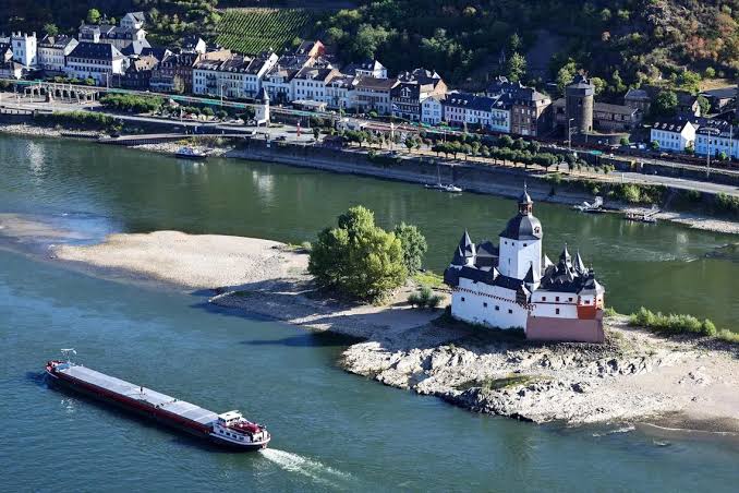 Germany's Rhine-Dependent Chemical Cluster Faces Continued Late-Summer Disruption