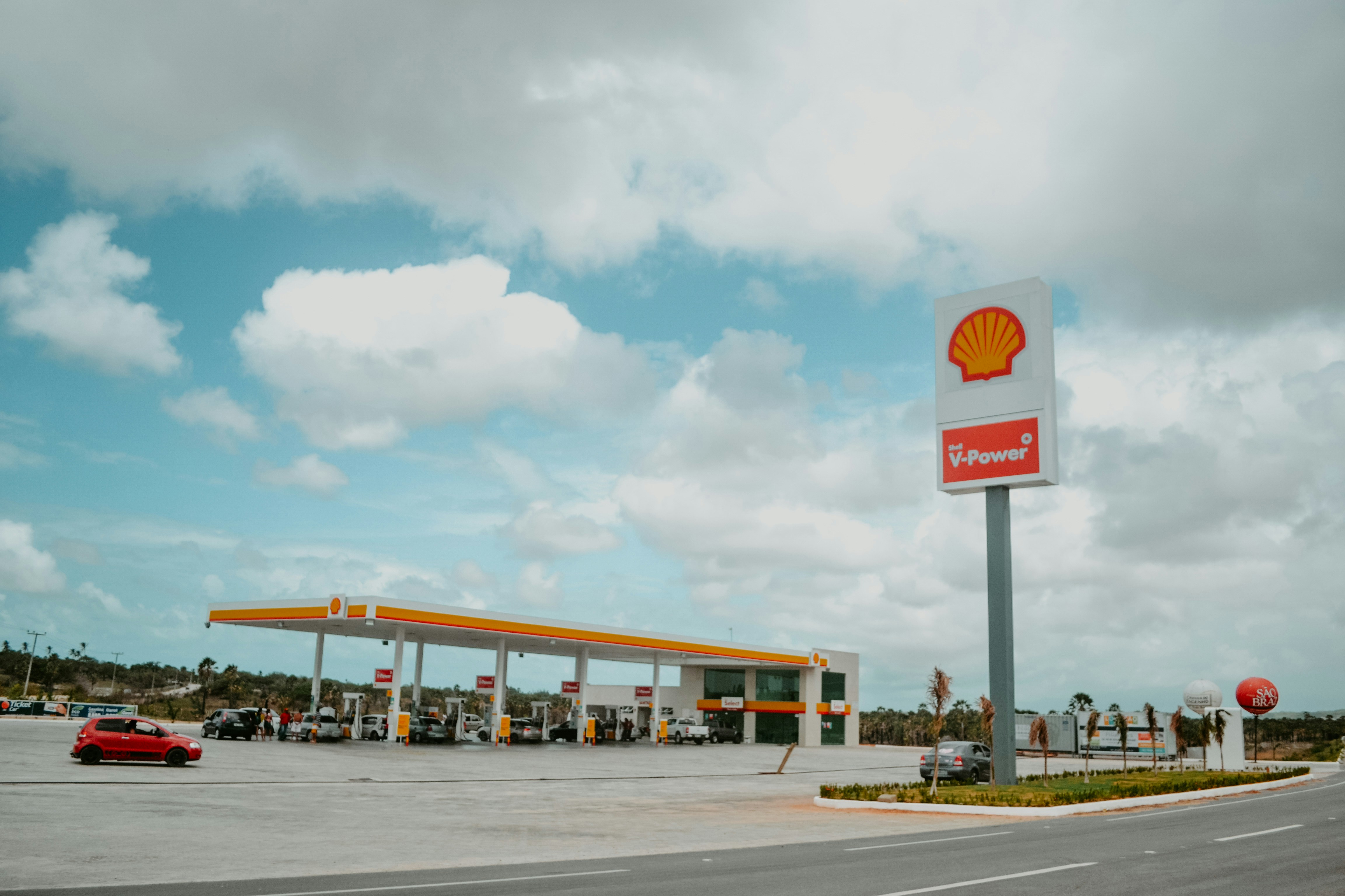 Shell Approves FID for LNG Canada Phase 2, Doubling Kitimat Output