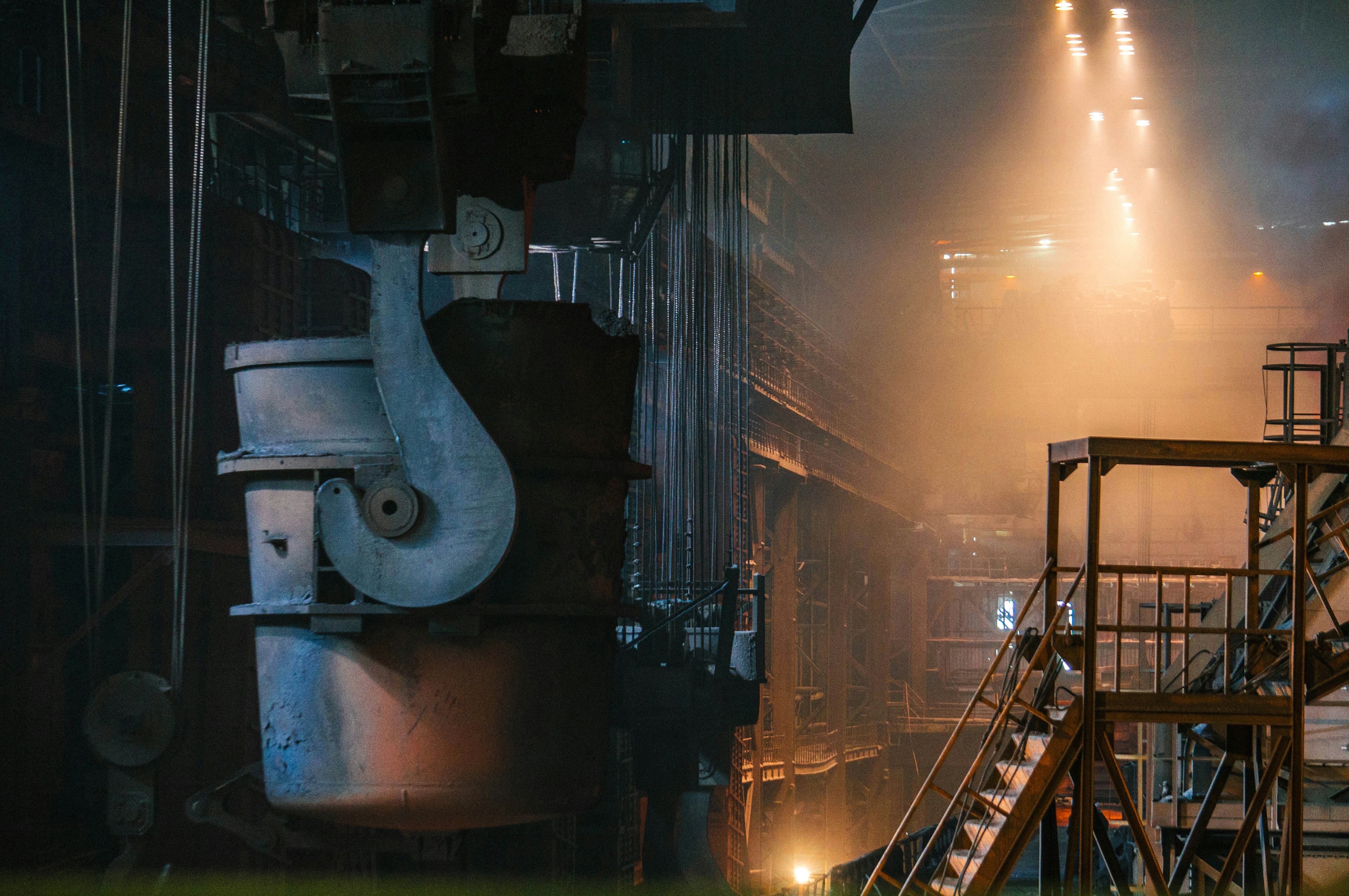 Industrial Solvents: Comparing Performance, Cost and Application Requirements