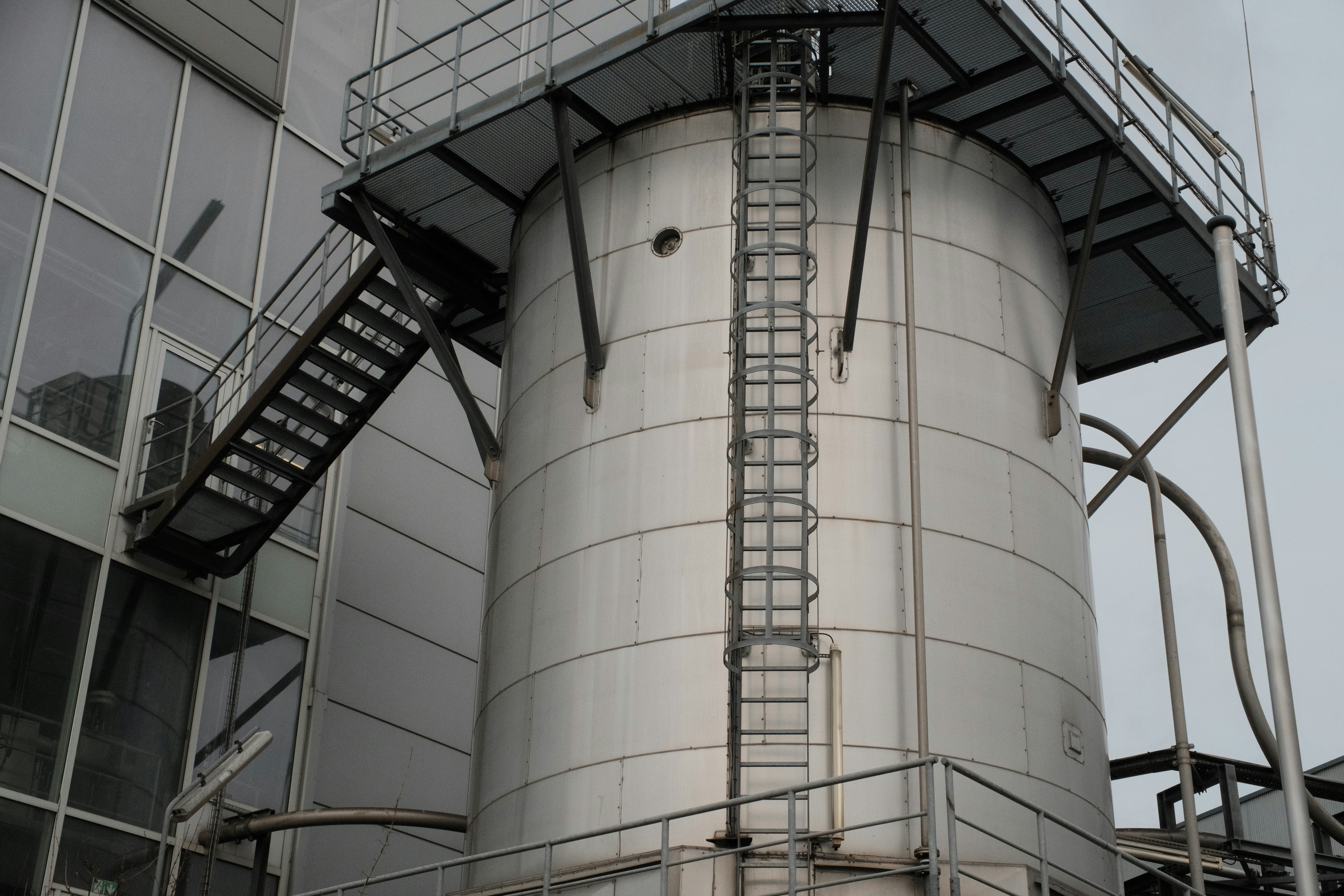 Sodium Hypochlorite: Applications in Water Treatment and Industrial Cleaning